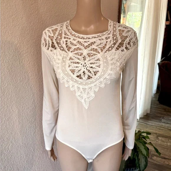 FOR LOVE & LEMONS ‘Penelope Open Back Crochet Bodysuit’ in Ivory - Picture 4 of 13